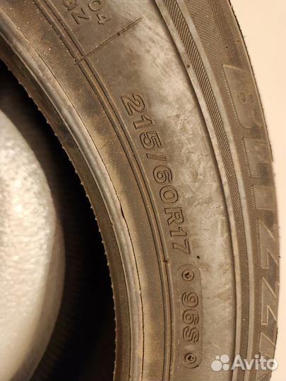 Bridgestone Blizzak Revo GZ 215/60 R17 96S