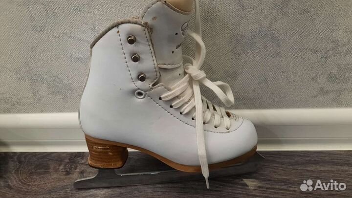 Коньки для фигурного катания