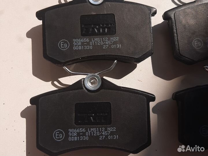 Тормозные колодки задние комплект