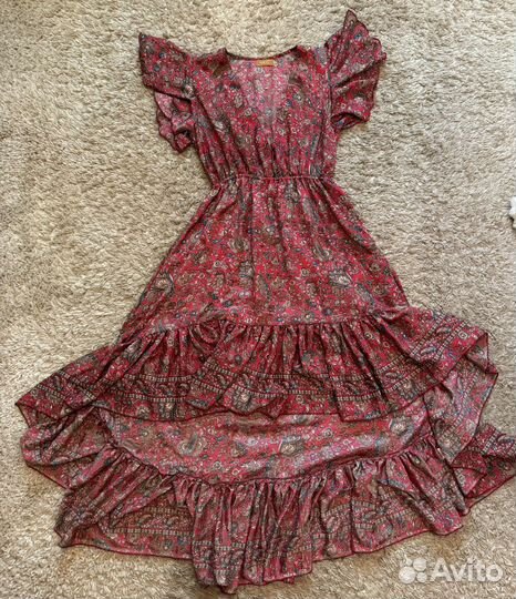 Платье красное