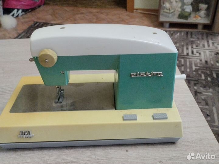 Детская швейная машинка СССР