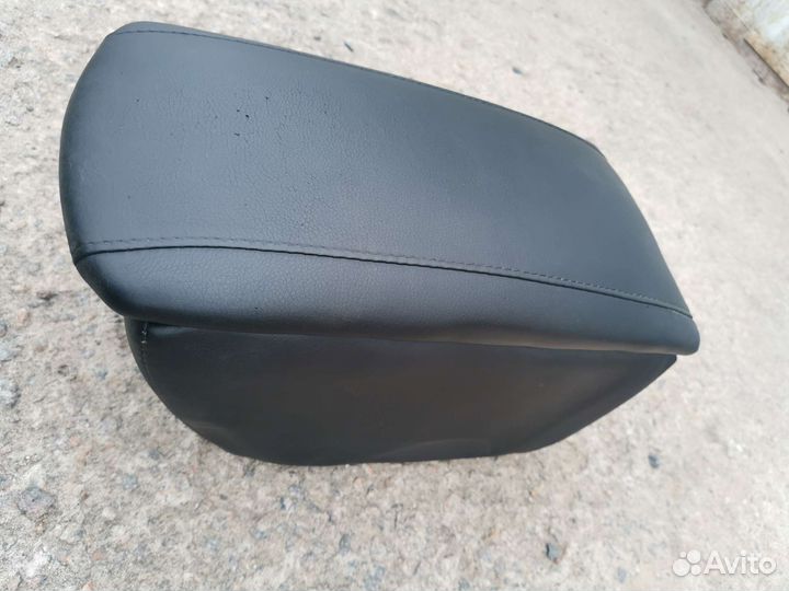 Подлокотник в авто на skoda octavia