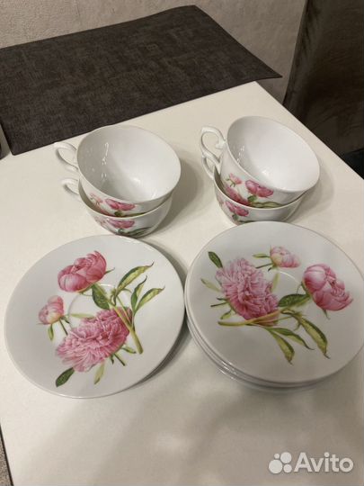 Фарфоровый чайный сервиз