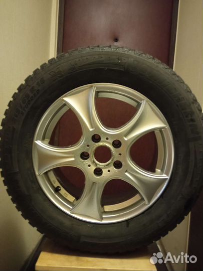 Michelin X-Ice North 2 215/65 R16 102T