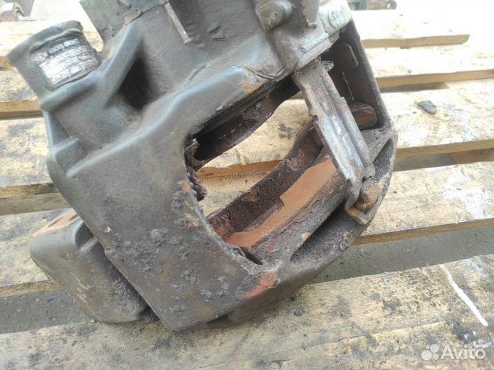 Суппорт тормозной задний левый Daf Xf 106