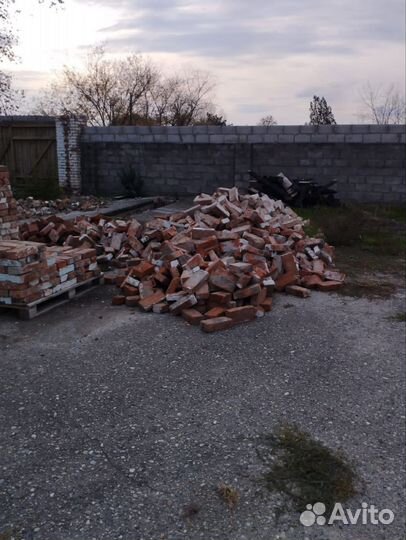 Продаю бу кирпичи
