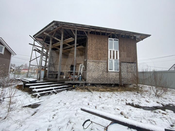 Дом 175,1 м² на участке 6 сот.