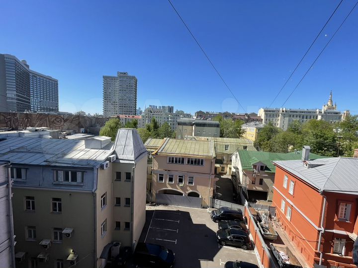 6-к. квартира, 129 м², 5/5 эт.