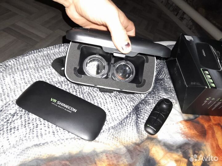 Виртуальные очки с джойстиком