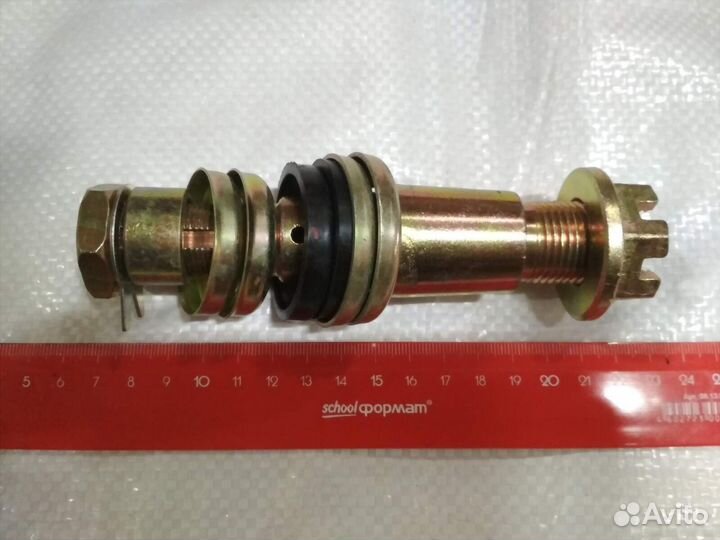 Палец 102-3405103-Б(М20*1,5,L-147мм) в сб.(пыльник