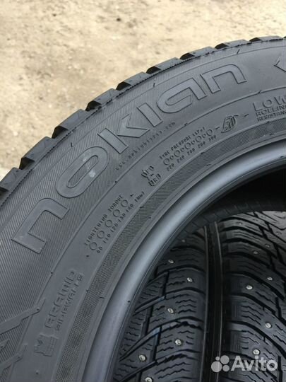 Nokian Tyres Hakkapeliitta 8 SUV 215/65 R17