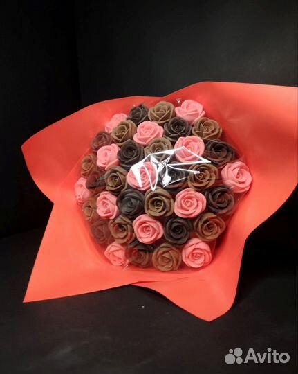 Розы из Трёх Видов Шоколада - 37 шт в Букете