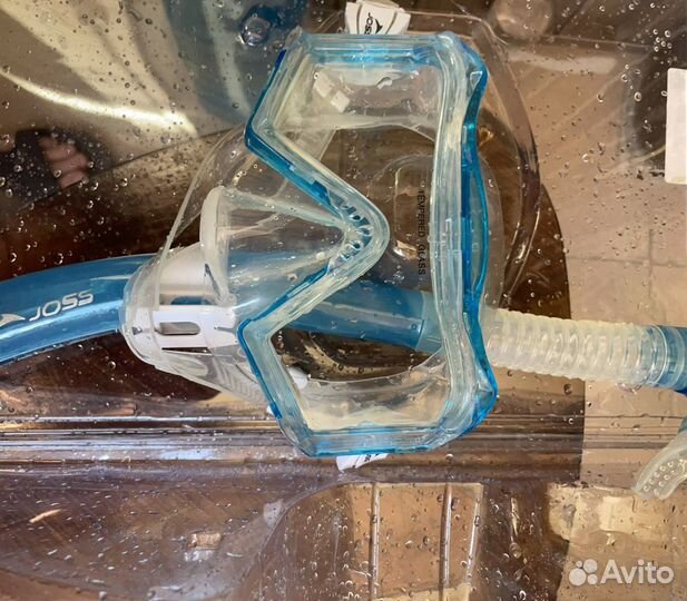 Маска с трубкой для подводного плавания