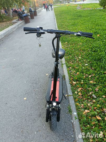 Электросамокат с сиденьем бу 2 месяца