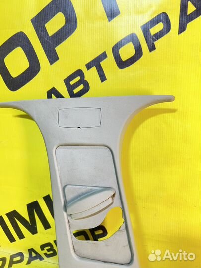 Обшивка средней стойки левая верх Ford Focus 2