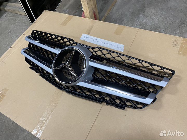 Решетка радиатора Мерседес GLK X204 до Рестайлинг