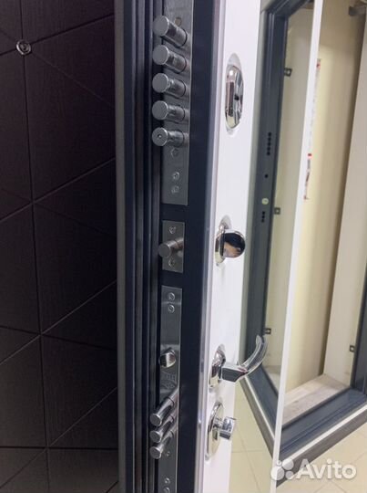 Дверь премиум с зеркалом