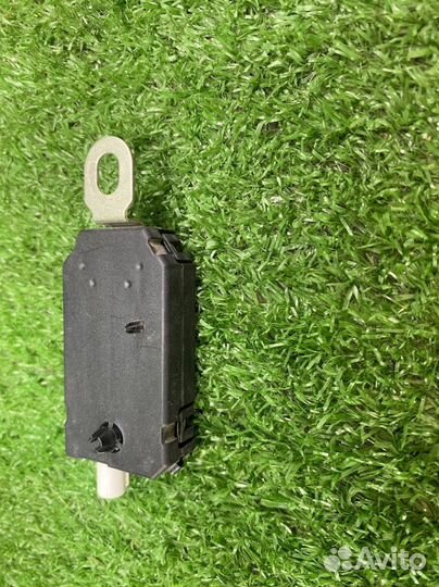 Усилитель антенны Tesla Model 3 5426