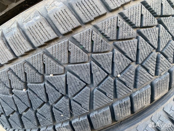Bridgestone Blizzak DM-V2 245/55 R19