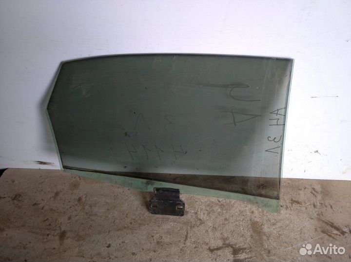 Стекло заднее левое Audi A4 2005-2007