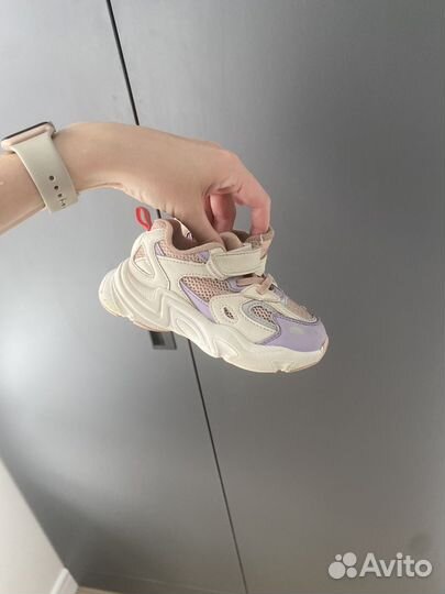 Кроссовки на девочку 25 размер