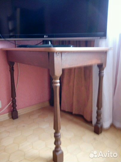 Стол новый дерево рисунок ящичком мрамор,пластик