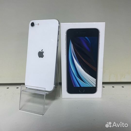 iPhone SE, 64 ГБ