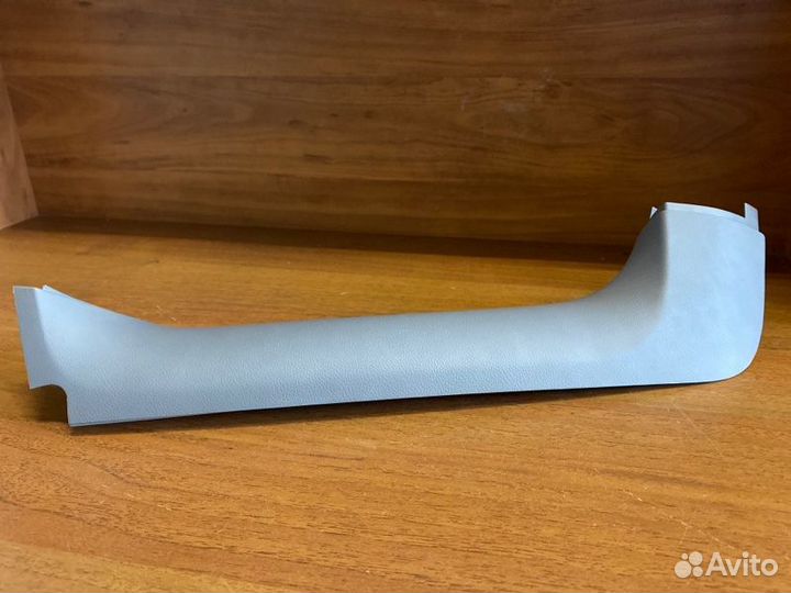 Рама заднего стекла правая Volkswagen Touareg 2005