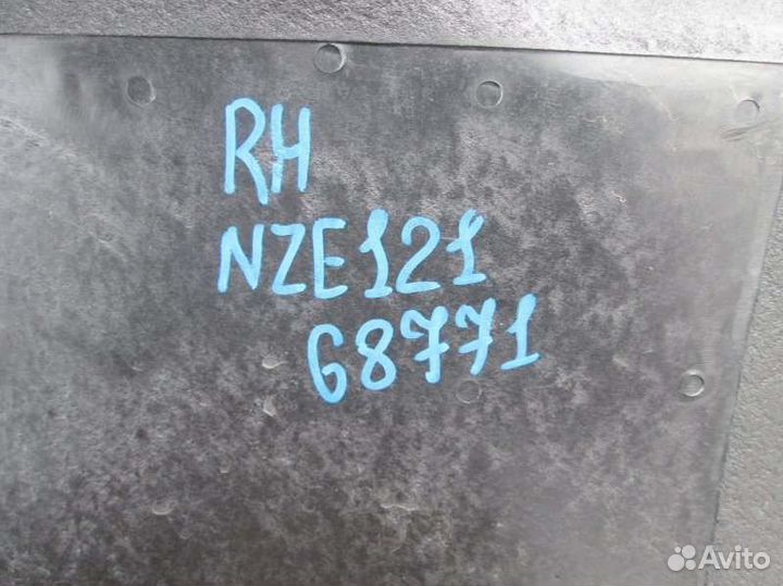 Обшивка багажника правая Toyota Corolla NZE121