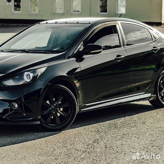 Накладки на пороги zeus для Hyundai Solaris