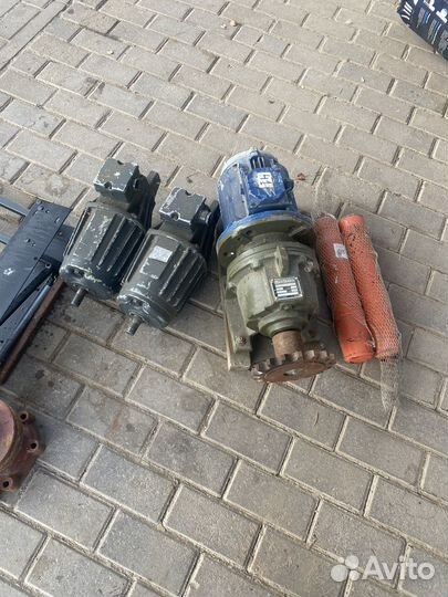 Электродвигатель с редуктором новый