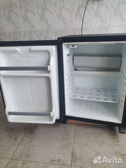 Продам мини холодильник
