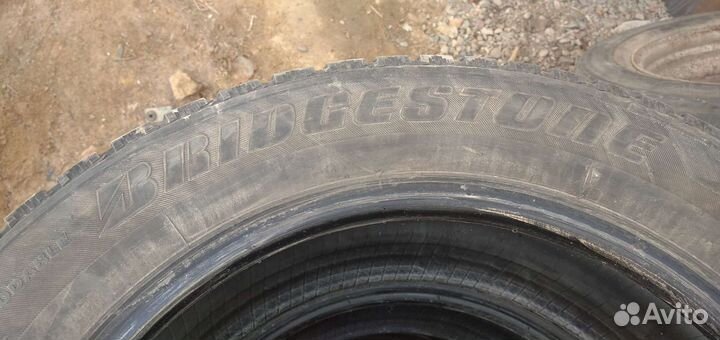 Bridgestone 613V 215/60 R17