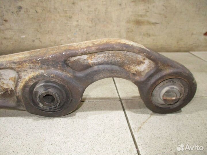 Рычаг задний продольный Mitsubishi Pajero 2