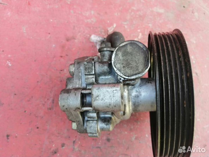 Насос гидроусилителя Mazda 3 BK седан Z6 VE 1.6L