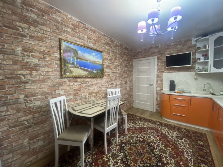 2-к. квартира, 66,1 м², 3/17 эт.