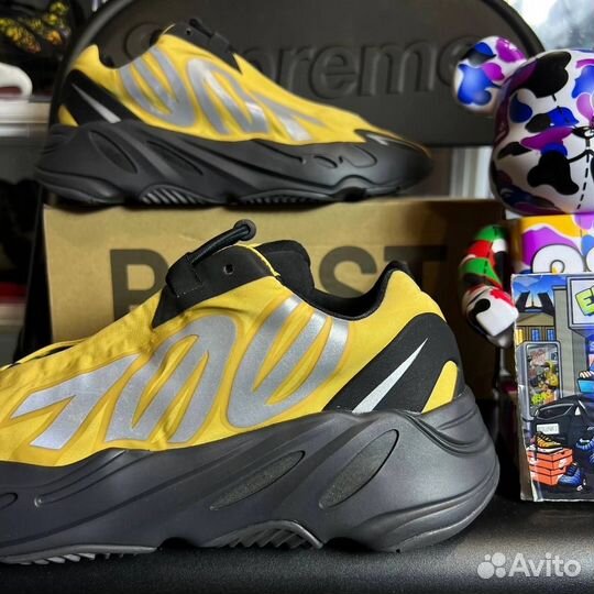 Кроссовки Adidas Yeezy 700 mnvn