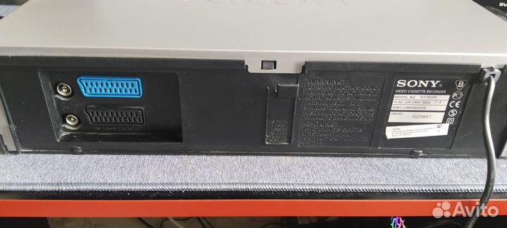 Видеомагнитофон Sony SLV-SE630N