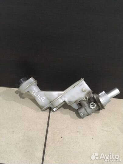 Главный тормозной цилиндр Nissan Qashqai J10