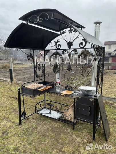 Мангал с крышей