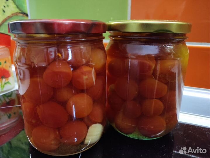 Белый гриб маринованный, огурчики