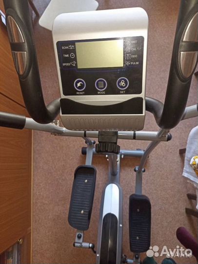 Продаю эллиптический тренажер