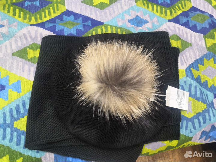 Шапка с натуральным помпоном женская