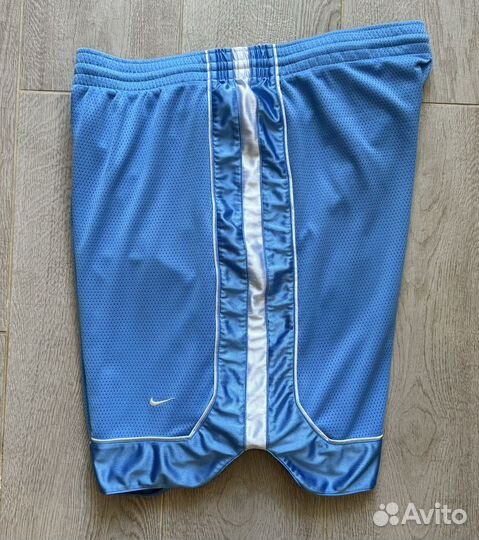 Широкие шорты Nike