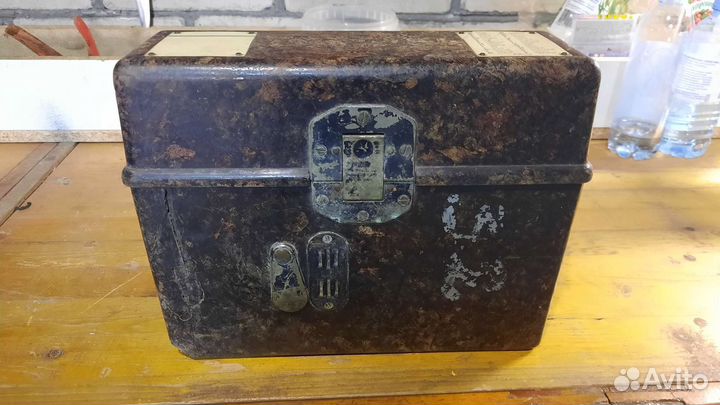 Старинный телефон