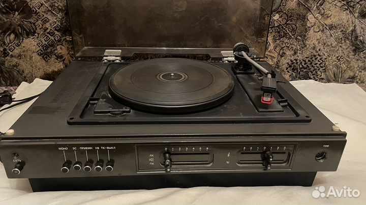 Проигрыватель винила СССР