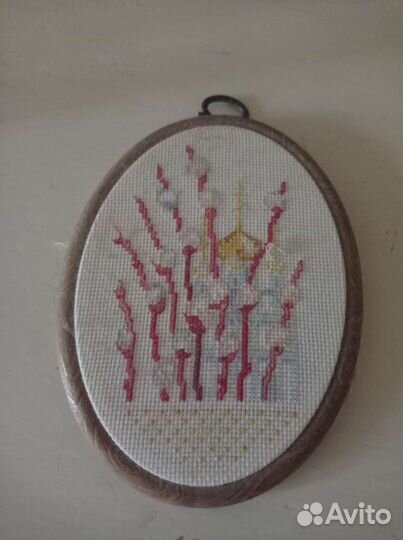 Вышивка в рамке