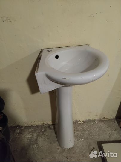 Раковина угловая бу