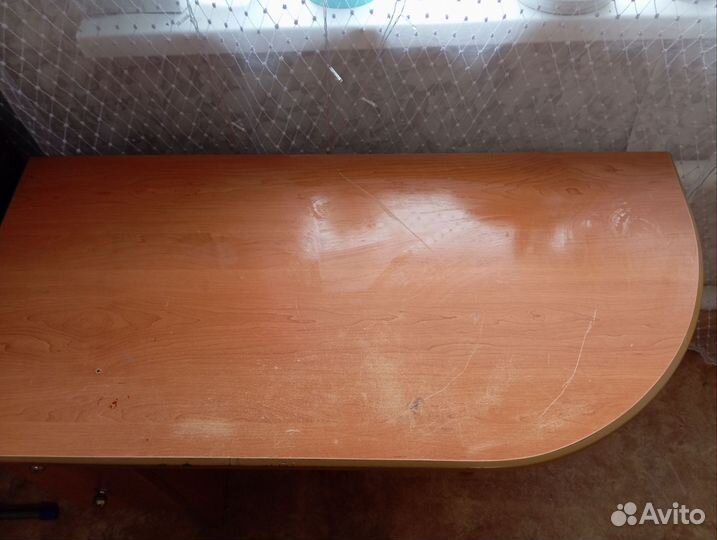 Письменный стол