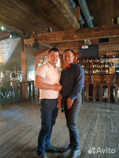 Ведущий DJ Живая музыка